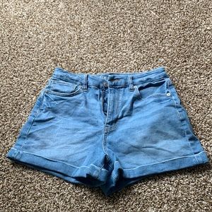 American Eagle Curvy Mom Short Stretch